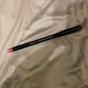 NEW HAUS LABS LIPLINER